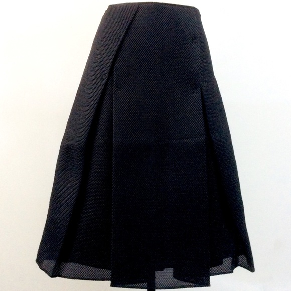 The PEOPLE’S (8) A-Lined Mesh SKIRT, Box Pleated. - Picture 1 of 6